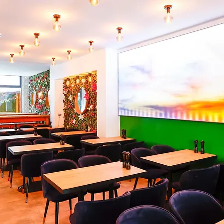Hamburg Room-3